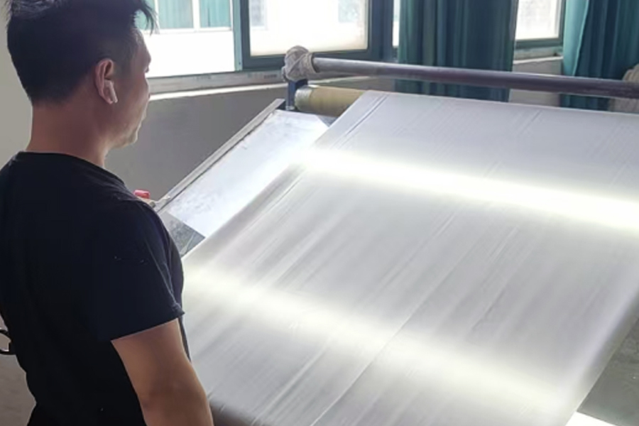 Boyama fabrikası üretim-bitmiş ürün muayene alanı